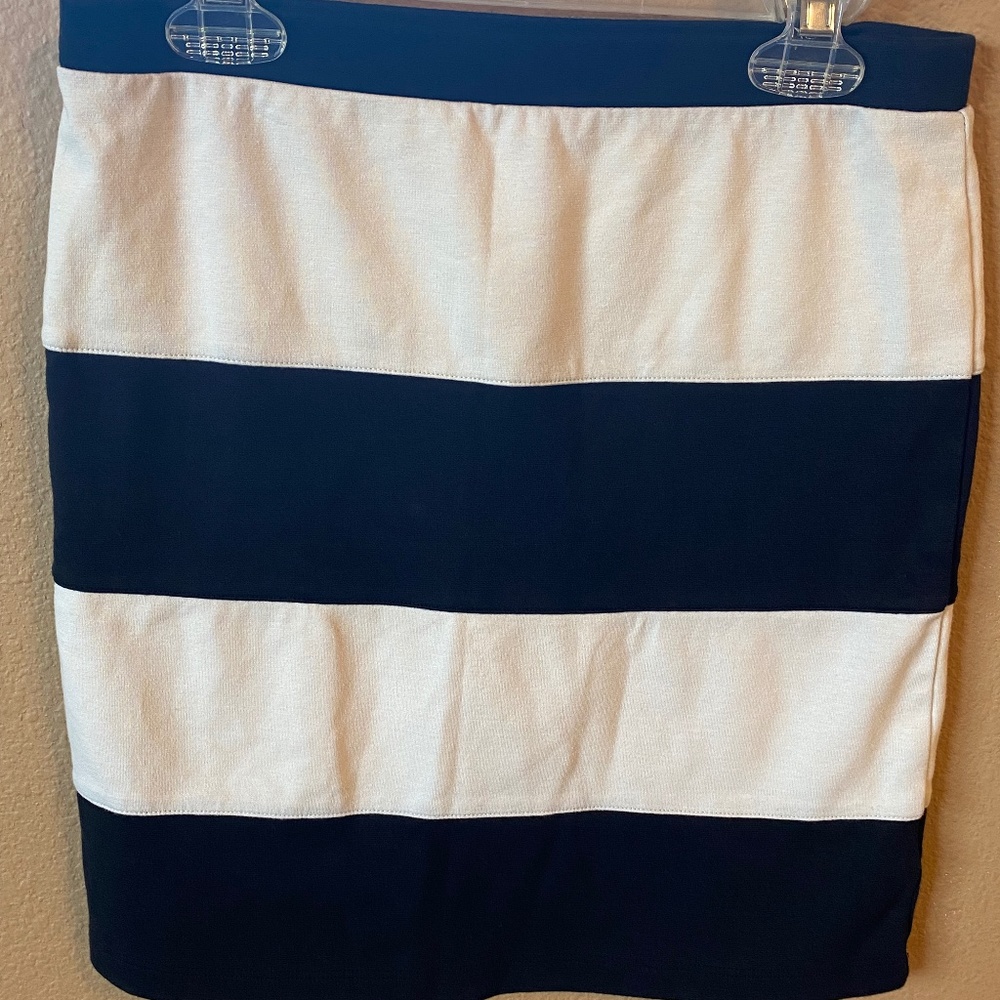 Girls Black & White Skirt